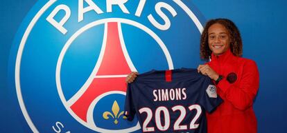 Xavi Simons amb la samarreta del PSG.