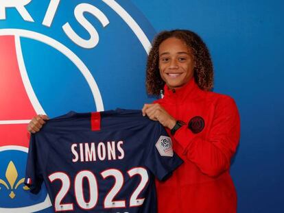 Xavi Simons amb la samarreta del PSG.