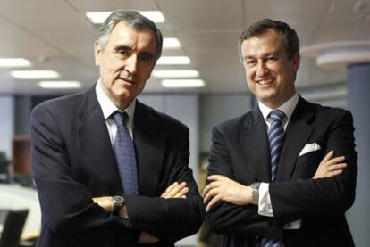 José María Castellano (izquierda) y César González-Bueno, en la sede que tiene la entidad en Madrid.