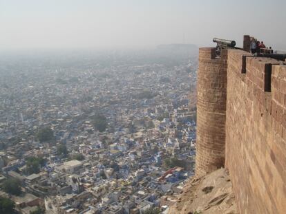 La ciudad de Jodhpur (con sus casas de azul celeste), vista desde el fuerte de Mehrangarh.