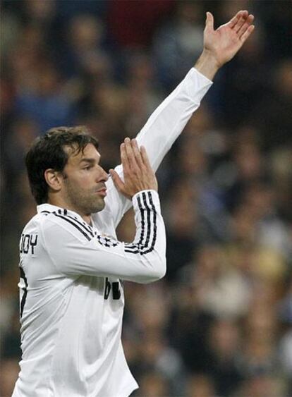 Van Nistelrooy protesta durante el partido contra el Juventus.