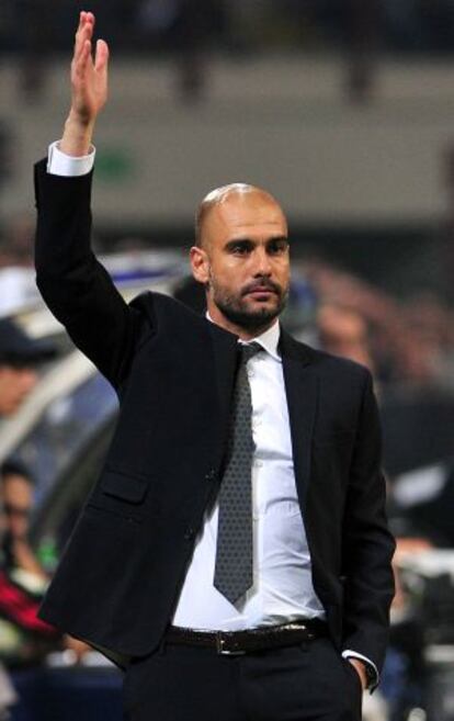 Guardiola gesticula durante el partido