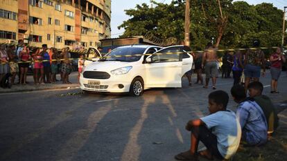 O carro de Evaldo dos Santos Rosa, após ser atingido por mais de 80 tiros, no domingo de 7 de abril.