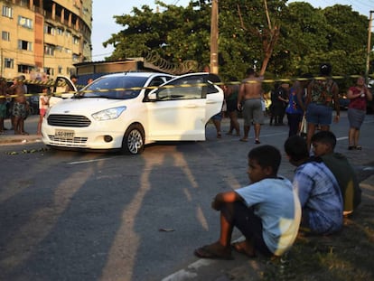 O carro de Evaldo dos Santos Rosa, após ser atingido por mais de 80 tiros, no domingo de 7 de abril.