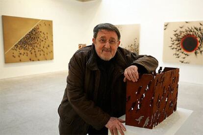 Juan Genovés, en la galería Marlborough de Madrid.