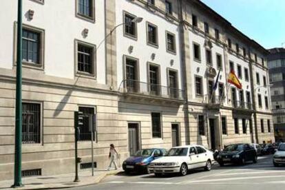 Fachada de la Audiencia de Pontevedra, adonde van llegando los votos de los emigrantes de la provincia.