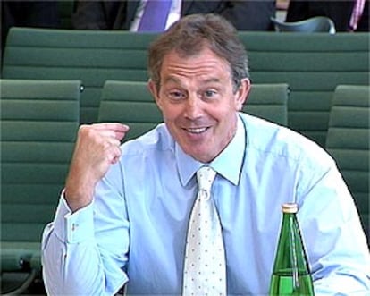 El primer ministro británico, Tony Blair, ayer, en una imagen de televisión.