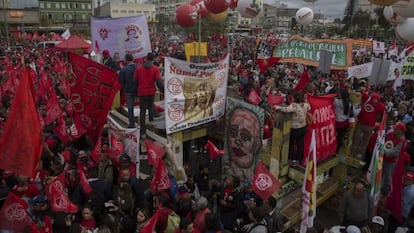 Manifestantes nesta quinta-feira, em S&atilde;o Paulo.