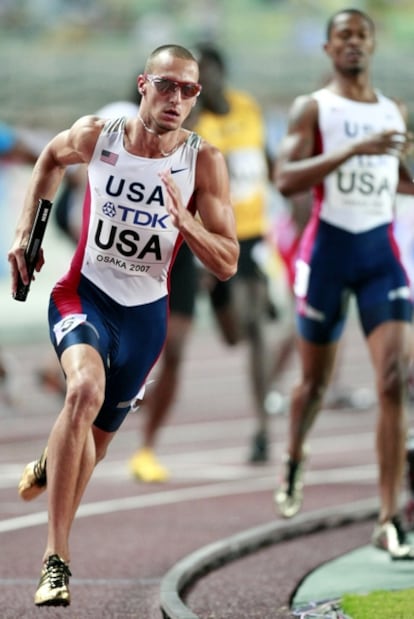 Wariner durante el relevo en el Mundial de Berlín (2009).