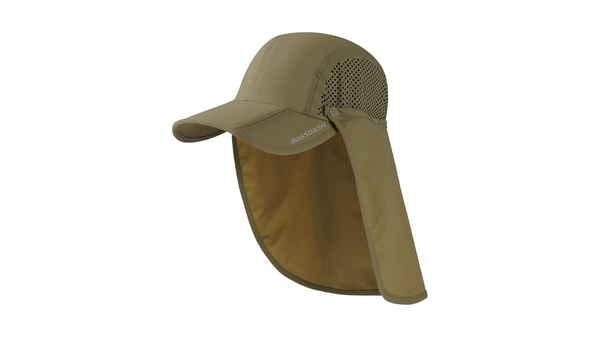 Gorra con protección de cuello de quita y pon.