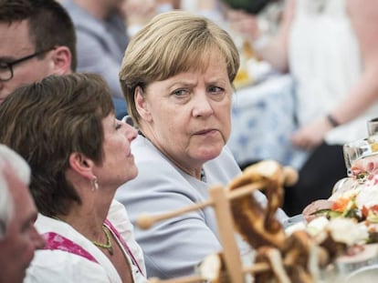 A chanceler alemã, Angela Merkel, durante um ato de campanha da CSU em Munique, neste domingo.