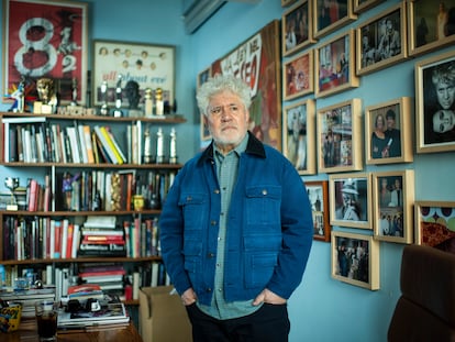 El director de cine Pedro Almodóvar, en las oficinas de su productora El Deseo, en Madrid, a finales de marzo.