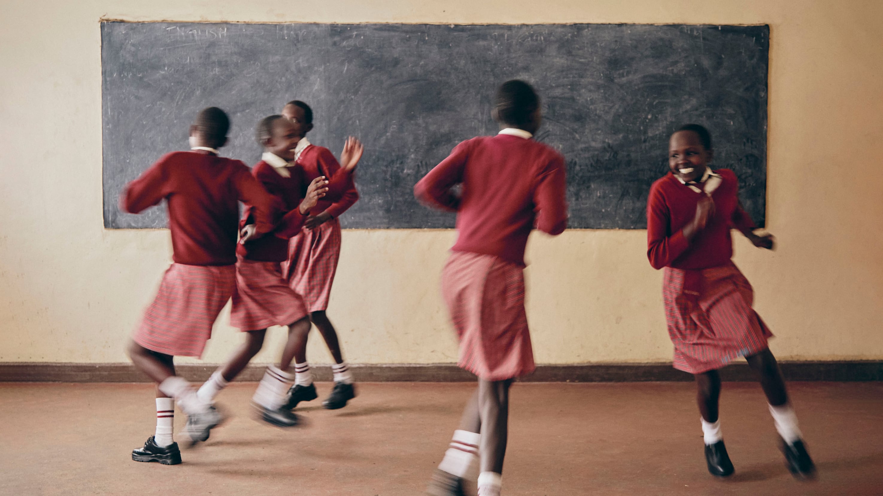 El arte de fotografiar un proyecto a contracorriente que da derecho a jugar a las niñas en Kenia