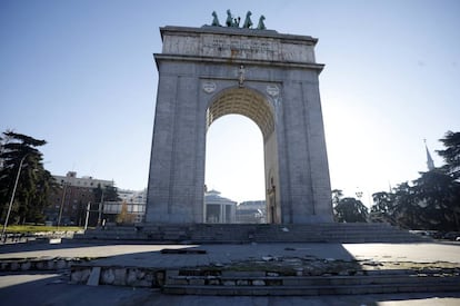 Arco de la victoria de Moncloa (Madrid) cuya inscripci&oacute;n viola la Ley de Memoria Hist&oacute;rica.