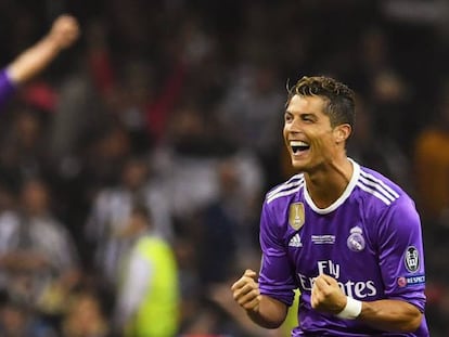 Cristiano Ronaldo comemora um dos seus dois gols sobre a Juventus. 