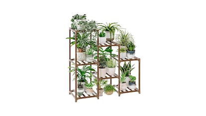 Productos de jardín ofertas de primavera sobre fondo blanco.