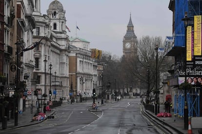 La calle que conduce al Parlamento brit&aacute;nico segu&iacute;a cerrada este jueves.