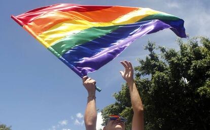 Foto tomada el pasado domingo en Medellín (Colombia) de la marcha del orgullo gay.