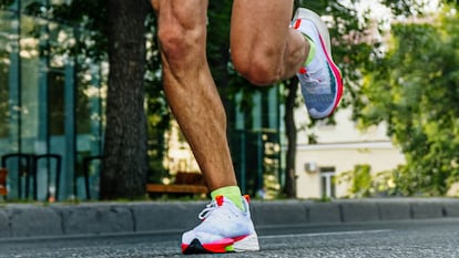 Zapatillas running cómodas de hombre en Amazon.