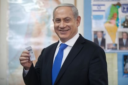 Netanyahu, al votar en Jerusalén.