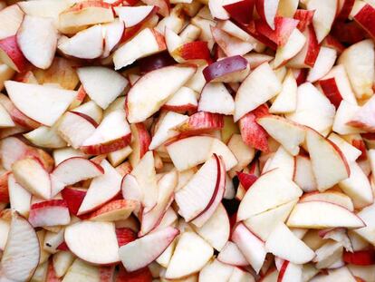 Cogía una manzana y me imaginaba qué significaría cortarla en trocitos cada vez más y más pequeños.