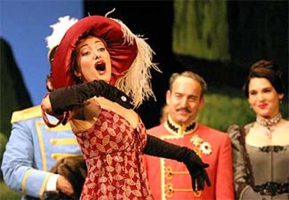 Una escena de la zarzuela <i>La generala,</i> con dirección de escena de Tricicle.