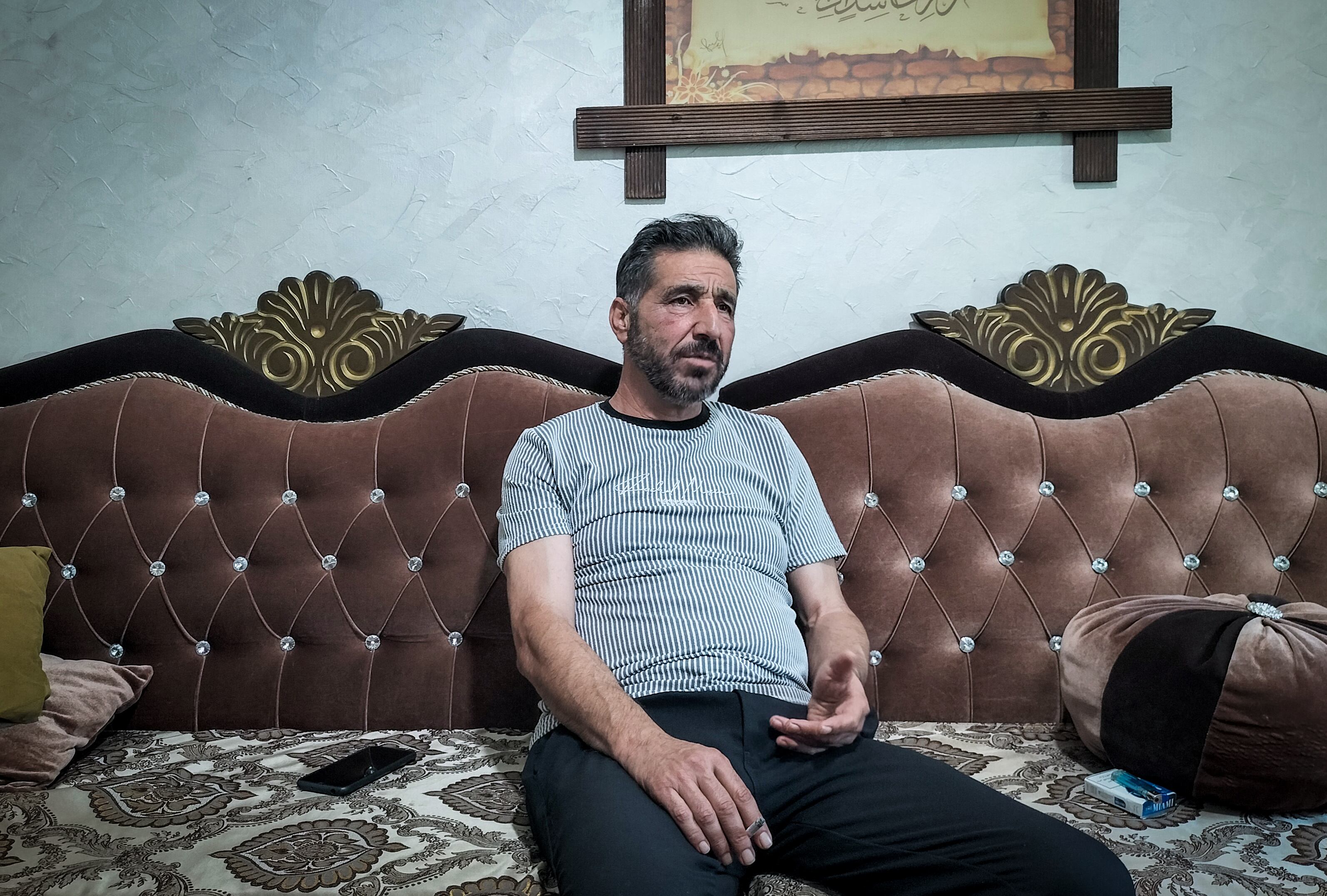 Ashraf Al Muhtaseb, durante entrevista em sua casa na cidade de Hebron, na Cisjordânia, no último domingo.