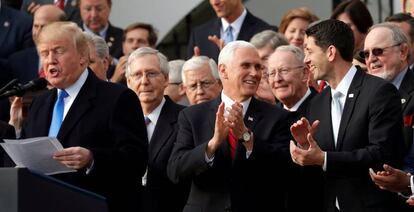 El presidente de Estados Unidos, Donald Trump, celebra la aprobación de la reforma fiscal, el pasado 20 de diciembre en Washington.