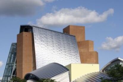 Biblioteca Lewis de Ciencia, en Princeton, edificio proyectado por Frank Ghery.