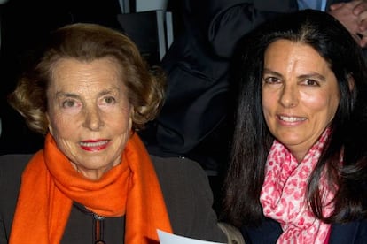 Liliane Bettencourt y su hija Francoise Bettencourt-Meyers.