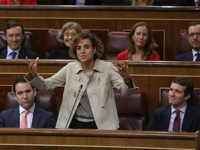 Dolors Montserrat, en la sesión de control al Gobierno en el Congreso, este miércoles.