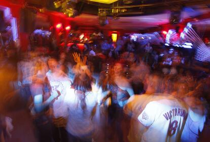 Ambiente en la sesión Boite Gay, de música electrónica, en la sala Boite de Madrid.