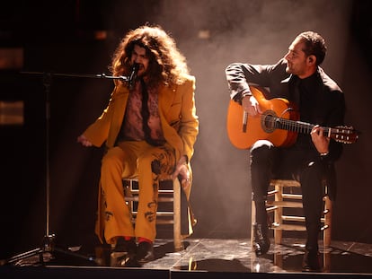 El cantaor Israel Fernández en la 37ª edición de los Premios Goya, en el Palacio de Congresos y Exposiciones Fibes, de Sevilla, el 11 de febrero.