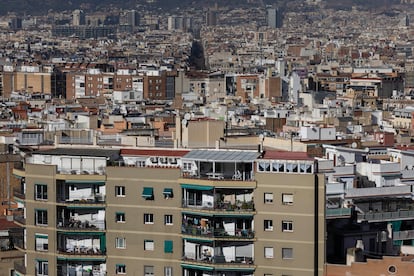 En la imagen, una vista de viviendas del barrio de Poble-sec y Sant Antoni de Barcelona.
