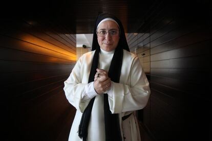 Sor Lucía Caram, retratada en su convento de Manresa.