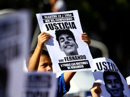 Cartel durante una protesta por la muerte de Fernando Báez Sosa en Buenos Aires, Argentina, en febrero de 2020