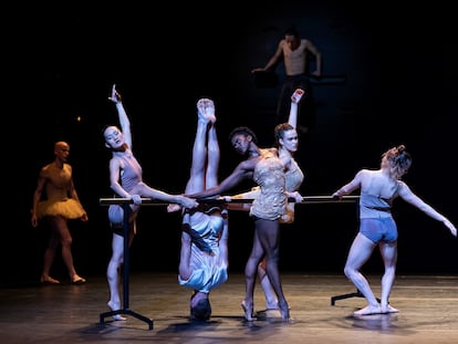 Una escena de la obra 'Momo', de Batsheva Dance Company.