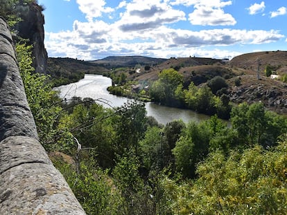 Cerro de los Moros, desde la ermita de San Saturio (Soria).