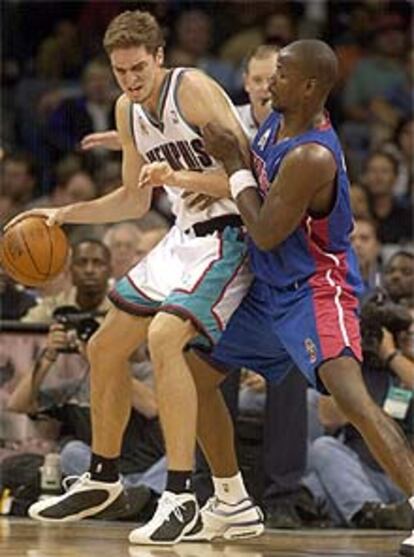 Pau Gasol, en el primer partido disputado por los Grizzlies en Memphis.