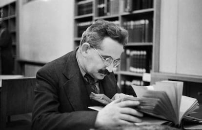 El pensador alemán Walter Benjamin, en la Biblioteca Nacional de Francia, en París.