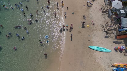 Vista aérea de la playa La Entrega en Huatulco, Oaxaca.