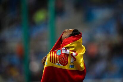 El atleta español Orlando Ortega celebra la segunda posición en la prueba de 110 m vallas en Río.