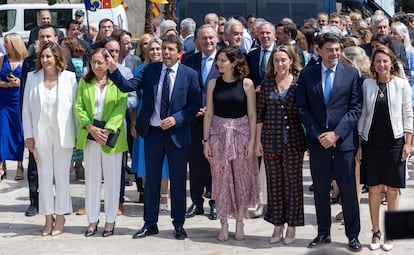 La presidenta de la Comunidad de Madrid, Isabel Díaz Ayuso, en Valencia, el día de la toma de posesión de Carlos Mazón como presidente de la Generalitat.