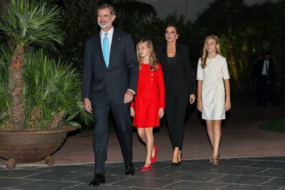 Los reyes Felipe VI y Letizia, la princesa Leonor y la infanta Sofía llegan al Palacio de Congresos de Cataluña para la décima edición de los Premios Princesa de Girona.