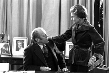 Betty Ford junto al expresidente Gerald Ford, en 1977.