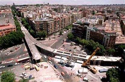 Paso elevado de la glorieta de San María de la Cabeza.