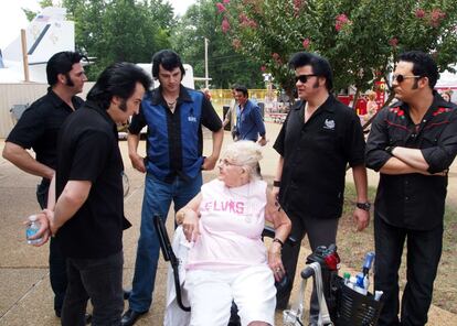 Participantes de la sexta edición del 'Concurso de artistas en tributo a Elvis', en Memphis.