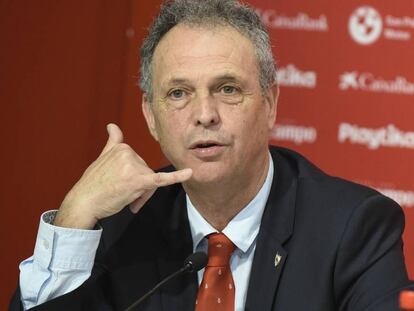 Caparrós, en su presentación como director de fútbol del Sevilla.