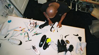 Virgil Abloh ha reelaborado 10 zapatillas icónicas de Nike.