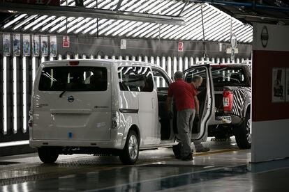 Planta de montaje de la furgoneta electrica NV200 en las instalaciones de Nissan.